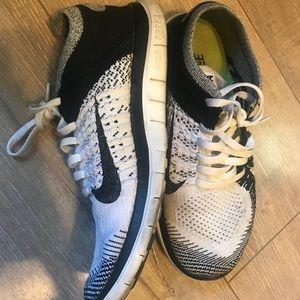 Nike free run Oreos